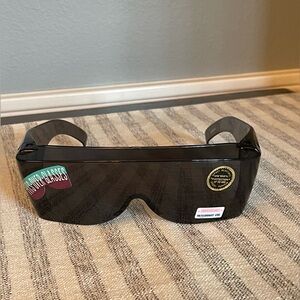 NEW - Sunglasses - Fits Over Regular Glasses - UV - Poly Carbonate